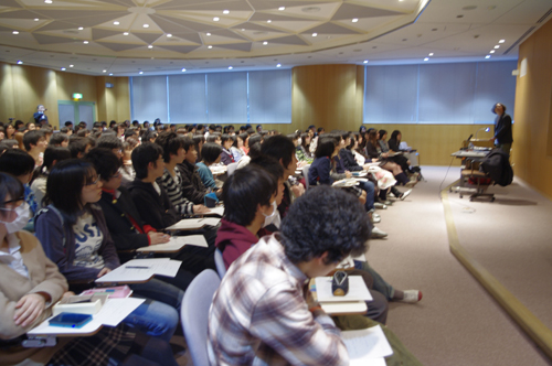 東京都立工芸高等学校でのポートフォリオ講習会の様子