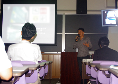 伝わらない理由や「インストラクショナル・デザイン」について説明する長谷川