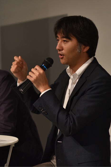 DSC_3582_700 写真:トークセッションの様子(宮嵜泰成 その1)