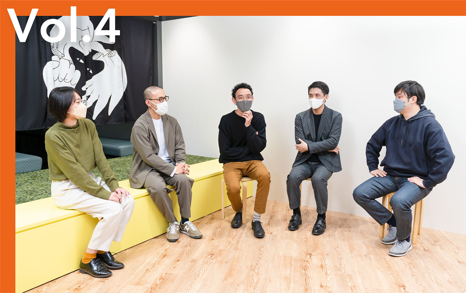 写真:対話中の参加メンバー5名