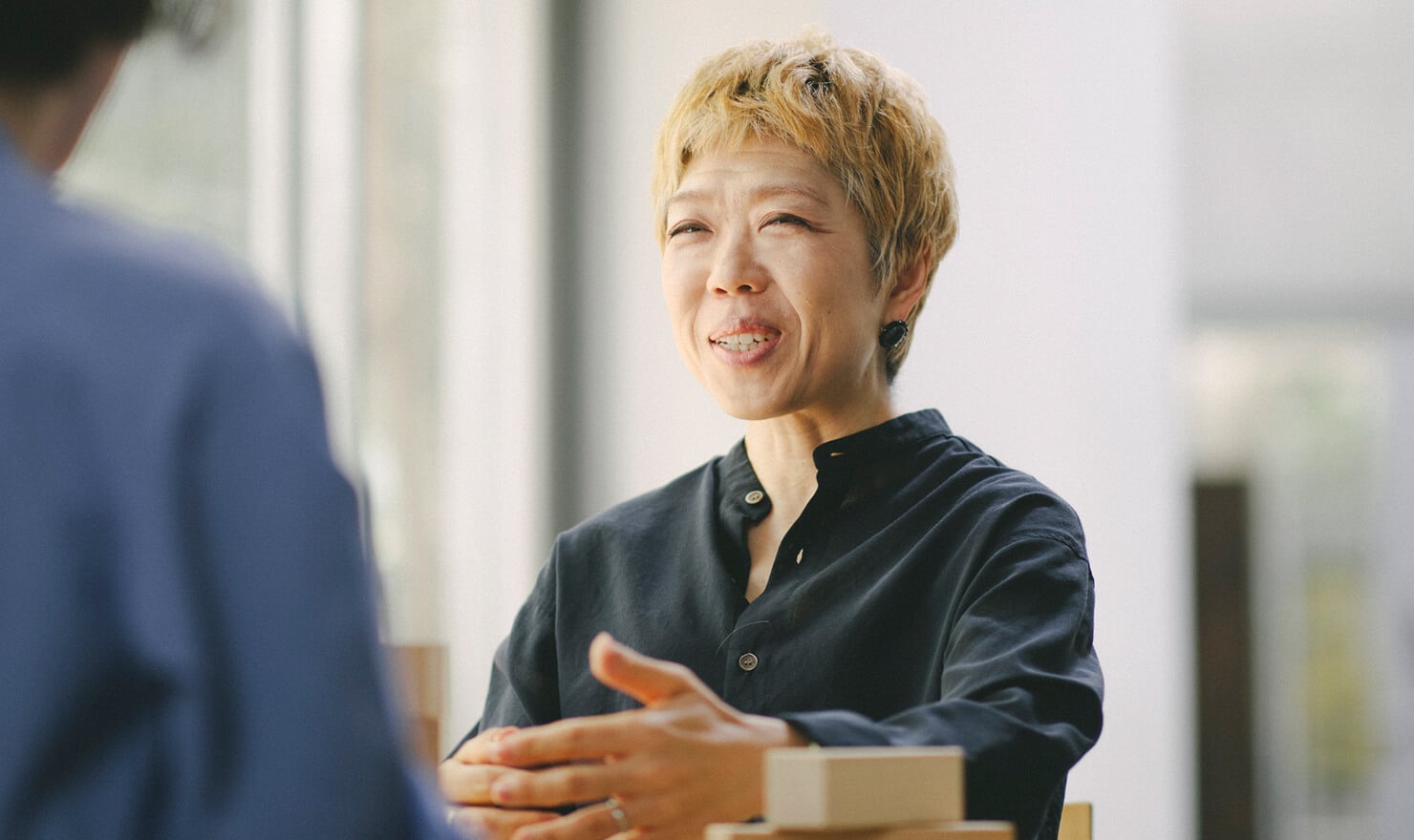高石が話している様子。