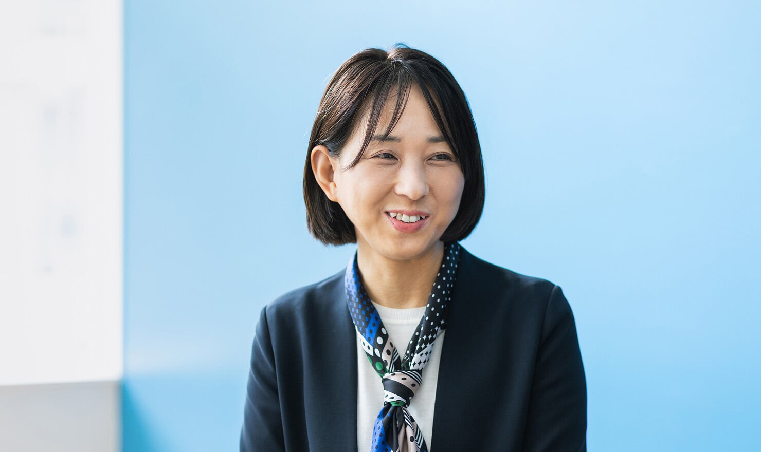 渡海氏が笑顔で話す様子